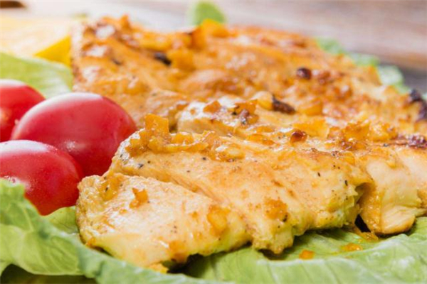 減脂每天吃多少克雞胸肉 減脂雞胸肉做法