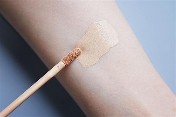 unny遮瑕液怎么用 unny遮瑕液粉底前用還是粉底后 unny遮瑕液怎么用 unny遮瑕液粉底前用還是粉底后