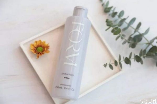 頭發(fā)油膩用什么洗發(fā)水控油 油性頭發(fā)去油小竅門 頭發(fā)油膩用什么洗發(fā)水控油 油性頭發(fā)去油小竅門