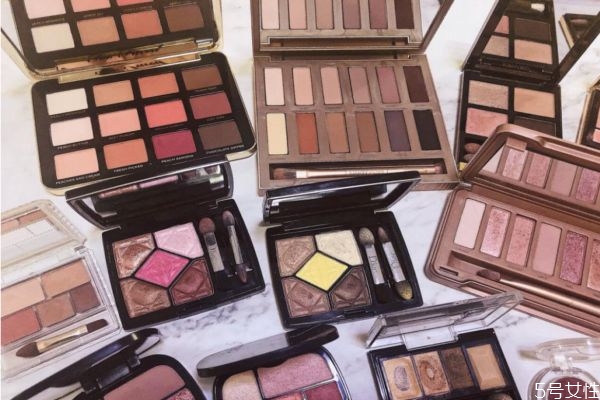 過期的眼影還能用嗎 眼影筆和眼影的區(qū)別