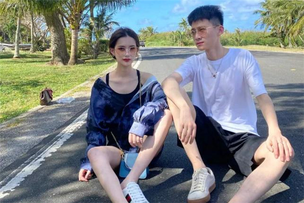 前女友加我微信是什么意思 前女友加我微信要不要通過(guò)