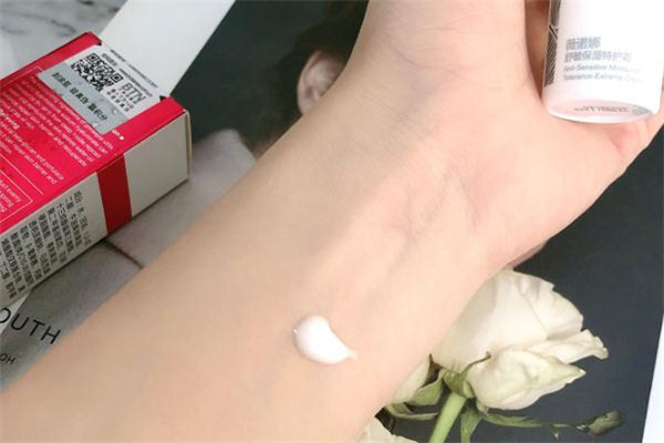 薇諾娜特護(hù)霜能修復(fù)皮膚屏障嗎 特護(hù)霜能修復(fù)敏感肌膚嗎 薇諾娜特護(hù)霜能修復(fù)皮膚屏障嗎 特護(hù)霜能修復(fù)敏感肌膚嗎