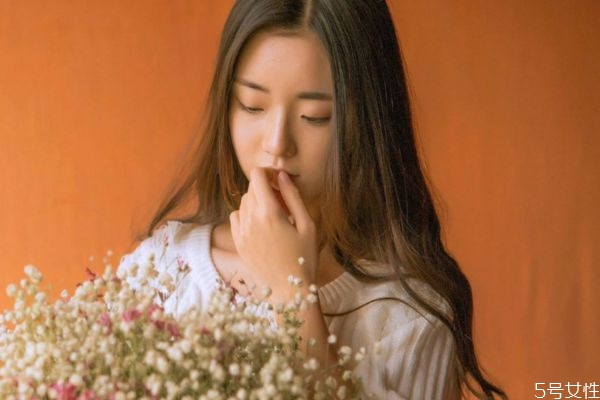 對老公撒嬌的情話有哪些 哪些情話是對老公撒嬌的 對老公撒嬌的情話有哪些 哪些情話是對老公撒嬌的