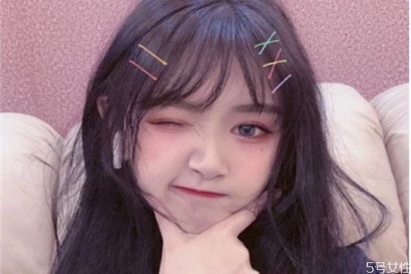 頭發(fā)不順又毛燥怎么辦 頭發(fā)特別干燥怎么護(hù)理 頭發(fā)不順又毛燥怎么辦 頭發(fā)特別干燥怎么護(hù)理