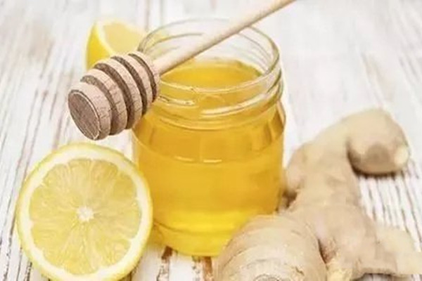經(jīng)常喝蜂蜜生姜水的好處 喝蜂蜜生姜水的注意事項(xiàng)