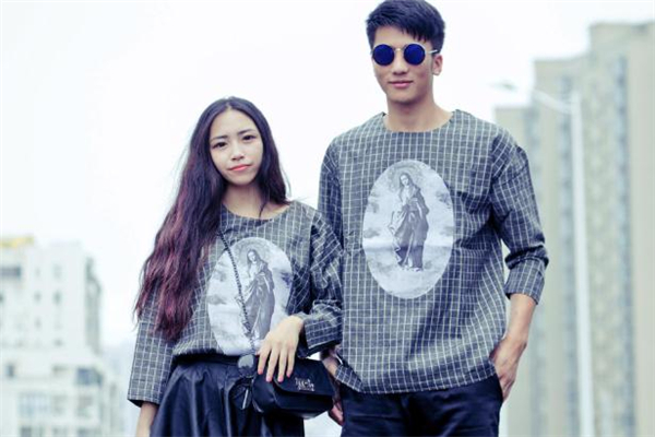 女朋友吃醋哭了怎么辦 女朋友吃醋哭了怎么哄