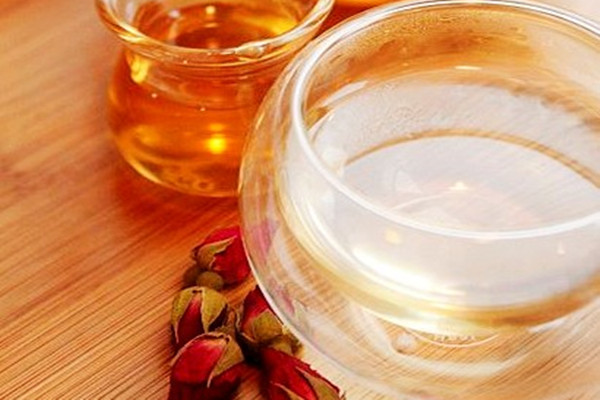 晚上喝玫瑰蜂蜜茶會(huì)胖嗎 玫瑰蜂蜜茶的熱量 晚上喝玫瑰蜂蜜茶會(huì)胖嗎 玫瑰蜂蜜茶的熱量