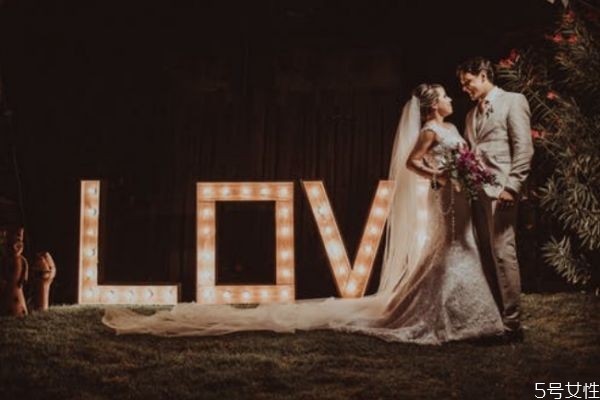 男朋友不想結(jié)婚還要等嗎 男朋友說(shuō)不結(jié)婚一輩子在一起