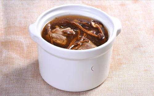 茶樹菇老鴨湯怎么做好吃 茶樹菇老鴨湯的營養(yǎng)價值 茶樹菇老鴨湯怎么做好吃 茶樹菇老鴨湯的營養(yǎng)價值