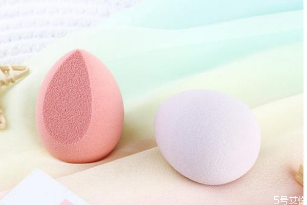 海綿蛋和美妝蛋的區(qū)別 海綿蛋和美妝蛋的的不同 海綿蛋和美妝蛋的區(qū)別 海綿蛋和美妝蛋的的不同