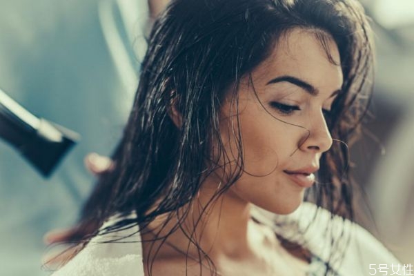 吹風(fēng)機怎么保養(yǎng) 吹風(fēng)機使用注意事項