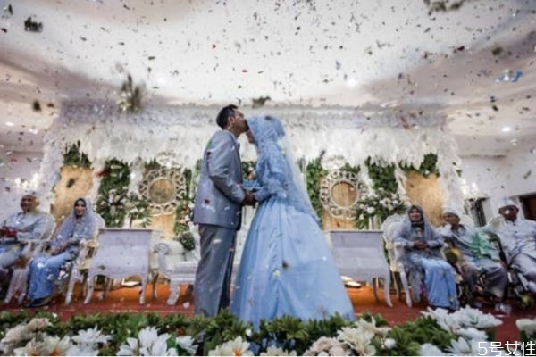 惹老公生氣哄他的短信怎么說(shuō) 給老公道歉的暖心句子 惹老公生氣哄他的短信怎么說(shuō) 給老公道歉的暖心句子