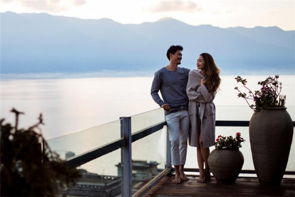 姐弟戀是為了錢(qián)嗎 姐弟戀是虛榮心作祟嗎 姐弟戀是為了錢(qián)嗎 姐弟戀是虛榮心作祟嗎