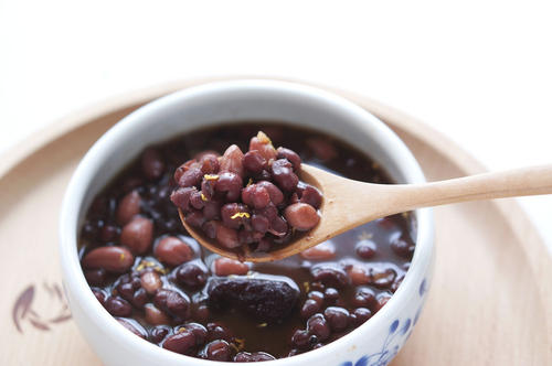 女性喝四紅湯的功效 四紅湯能長期喝嗎 女性喝四紅湯的功效 四紅湯能長期喝嗎