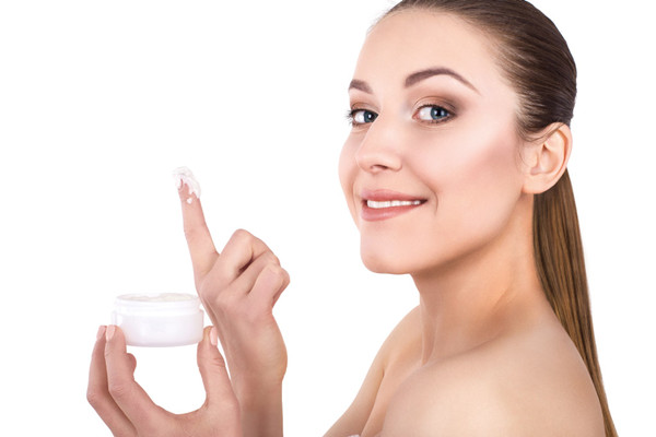 夏季怎么護膚不長痘 夏季護膚不長痘的方法