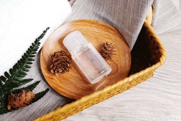 角鯊?fù)榈淖o(hù)膚作用有什么 什么是角鯊?fù)榈淖o(hù)膚作用 角鯊?fù)榈淖o(hù)膚作用有什么 什么是角鯊?fù)榈淖o(hù)膚作用