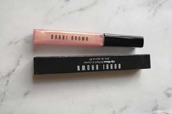 芭比波朗漾彩亮唇蜜的理念 芭比波朗漾彩亮唇蜜好用嗎 芭比波朗漾彩亮唇蜜的理念 芭比波朗漾彩亮唇蜜好用嗎