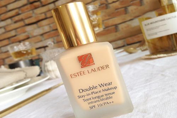 雅詩蘭黛dw持妝粉底液厚重嗎 雅詩蘭黛dw持妝粉底液多少錢 雅詩蘭黛dw持妝粉底液厚重嗎 雅詩蘭黛dw持妝粉底液多少錢