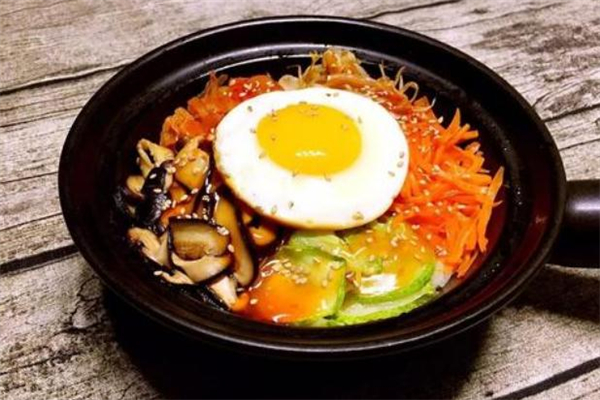 石鍋拌飯的熱量 石鍋拌飯吃了容易胖嗎 石鍋拌飯的熱量 石鍋拌飯吃了容易胖嗎
