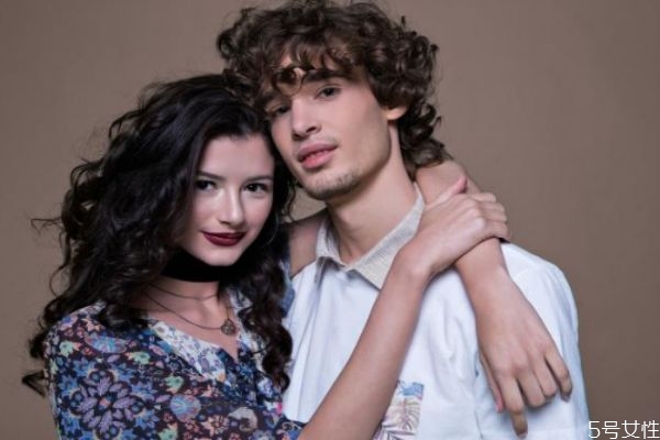 怎么做才是一個(gè)好老婆 如何做一個(gè)高情商的妻子 怎么做才是一個(gè)好老婆 如何做一個(gè)高情商的妻子