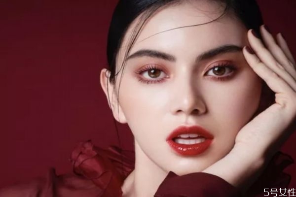 假睫毛可以用洗面奶洗嗎 假睫毛如何清洗