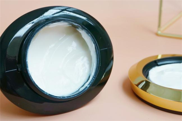 卡詩(shī)黑鉆石發(fā)膜多少錢 卡詩(shī)黑鉆石發(fā)膜多少毫升 卡詩(shī)黑鉆石發(fā)膜多少錢 卡詩(shī)黑鉆石發(fā)膜多少毫升