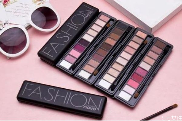 眼影可以用多久 怎么判斷眼影過(guò)期 眼影可以用多久 怎么判斷眼影過(guò)期