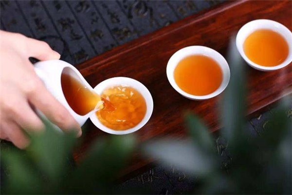 三伏天不能喝冰水嗎 三伏天喝熱水好嗎 三伏天不能喝冰水嗎 三伏天喝熱水好嗎