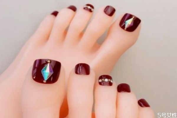 貼甲片洗頭會(huì)掉嗎 貼甲片多久碰水 貼甲片洗頭會(huì)掉嗎 貼甲片多久碰水