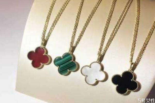 一萬(wàn)多買寶格麗還是梵克雅寶 寶格麗和梵克雅寶檔次 一萬(wàn)多買寶格麗還是梵克雅寶 寶格麗和梵克雅寶檔次