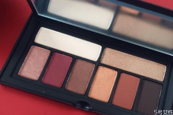 眼影能放冰箱嗎 可以放冰箱的化妝品 眼影能放冰箱嗎 可以放冰箱的化妝品