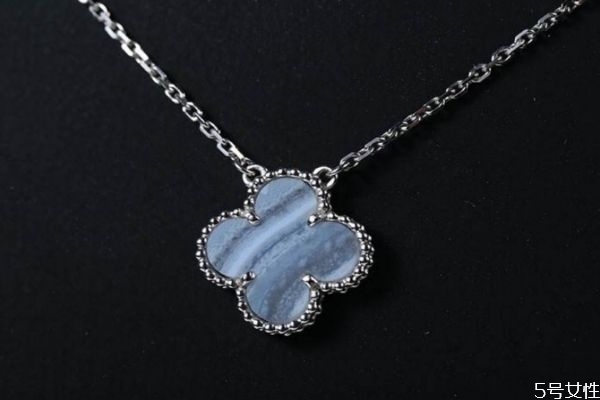 一萬(wàn)多買寶格麗還是梵克雅寶 寶格麗和梵克雅寶檔次 一萬(wàn)多買寶格麗還是梵克雅寶 寶格麗和梵克雅寶檔次