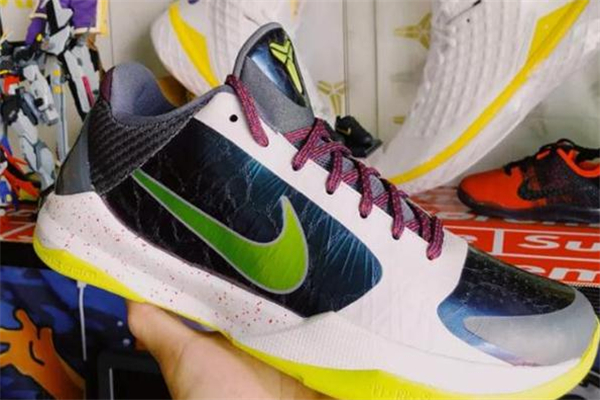 鞋子復(fù)刻版什么意思 復(fù)刻的鞋子是什么意思 鞋子復(fù)刻版什么意思 復(fù)刻的鞋子是什么意思