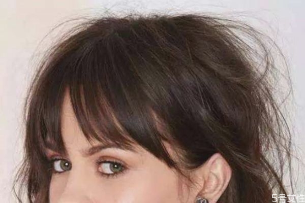 染發(fā)皮試要多久 染發(fā)和漂發(fā)的區(qū)別 染發(fā)皮試要多久 染發(fā)和漂發(fā)的區(qū)別