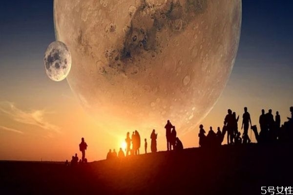 女人二婚后會(huì)怎么樣看待出軌的前夫 再婚后對(duì)前夫想法 女人二婚后會(huì)怎么樣看待出軌的前夫 再婚后對(duì)前夫想法