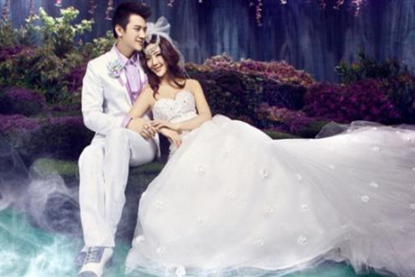 前男友結(jié)婚要去參加婚禮嗎 前男友結(jié)婚該去他的婚禮 前男友結(jié)婚要去參加婚禮嗎 前男友結(jié)婚該去他的婚禮