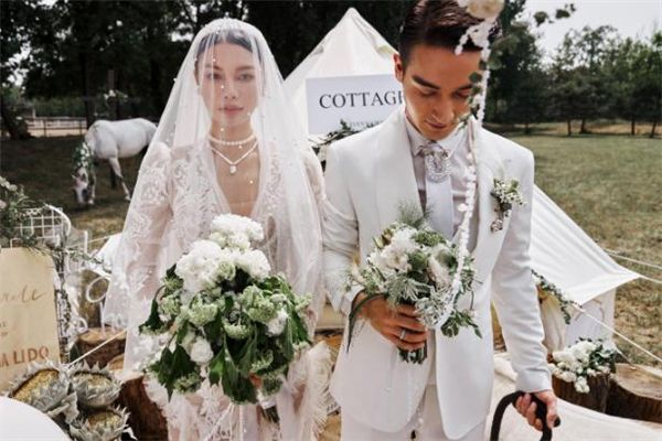 姐弟戀應(yīng)該誰(shuí)寵誰(shuí) 姐弟戀怎么寵女朋友 姐弟戀應(yīng)該誰(shuí)寵誰(shuí) 姐弟戀怎么寵女朋友