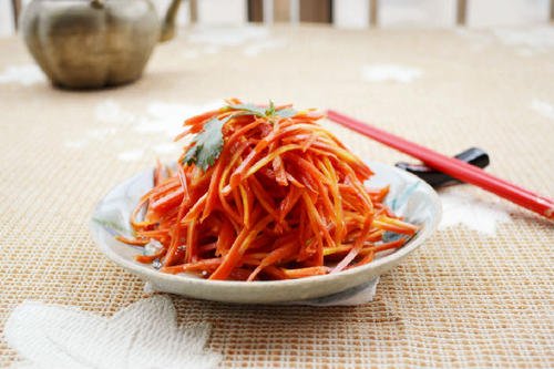 涼拌胡蘿卜絲怎么做好吃 涼拌胡蘿卜絲的做法 涼拌胡蘿卜絲怎么做好吃 涼拌胡蘿卜絲的做法