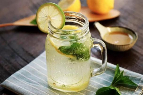 蘇打水可以長(zhǎng)期喝嗎 蘇打水有什么副作用 蘇打水可以長(zhǎng)期喝嗎 蘇打水有什么副作用