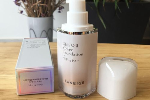 蘭芝自然真彩粉底液介紹 蘭芝自然真彩粉底液有幾個(gè)色號(hào) 蘭芝自然真彩粉底液介紹 蘭芝自然真彩粉底液有幾個(gè)色號(hào)