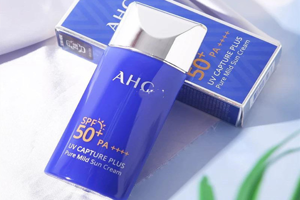 ahc防曬霜小藍(lán)瓶拔干嗎 ahc防曬霜小藍(lán)瓶真假辨別 ahc防曬霜小藍(lán)瓶拔干嗎 ahc防曬霜小藍(lán)瓶真假辨別