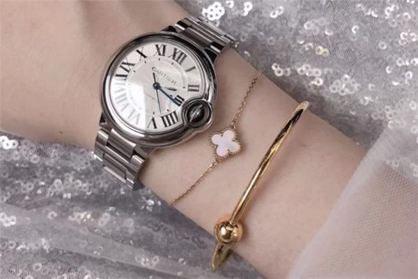 卡地亞藍(lán)氣球表帶怎么安裝 卡地亞藍(lán)氣球怎么穿表帶