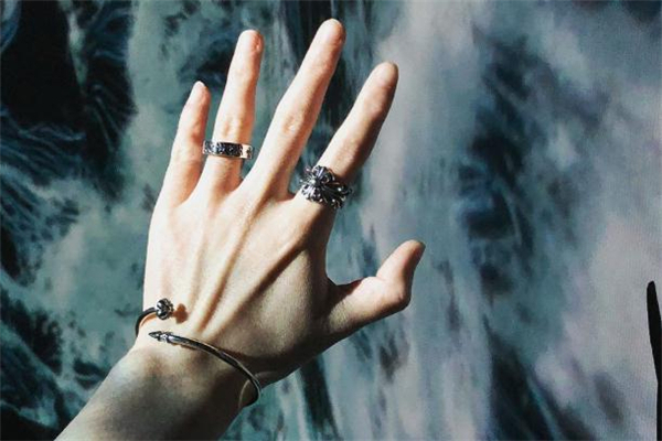 克羅心戒指真假對比 克羅心戒指梵文寓意 克羅心戒指真假對比 克羅心戒指梵文寓意