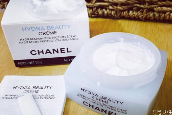 面霜油膩可能是這4點(diǎn)沒做好 面霜適合混干和干皮 面霜油膩可能是這4點(diǎn)沒做好 面霜適合混干和干皮