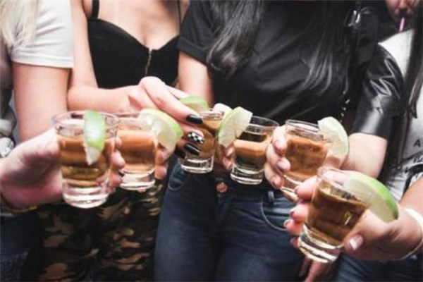 喝酒后能運(yùn)動(dòng)嗎 喝酒后運(yùn)動(dòng)有什么危害