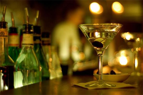 喝酒吐黃水吃什么藥 喝酒吐黃水多久能恢復(fù) 喝酒吐黃水吃什么藥 喝酒吐黃水多久能恢復(fù)