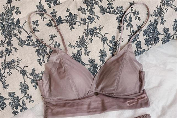 美背內(nèi)衣和內(nèi)衣的區(qū)別 美背內(nèi)衣可以當(dāng)普通內(nèi)衣穿嗎 美背內(nèi)衣和內(nèi)衣的區(qū)別 美背內(nèi)衣可以當(dāng)普通內(nèi)衣穿嗎