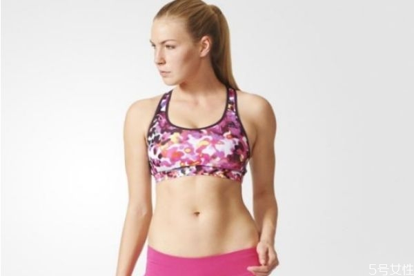 運(yùn)動內(nèi)衣怎么穿不費(fèi)勁 運(yùn)動內(nèi)衣外面穿什么好看