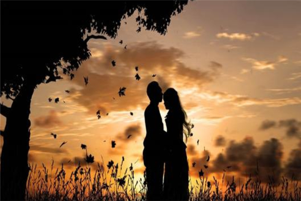 前任回頭的心理特點 前任會回頭找你的表現(xiàn) 前任回頭的心理特點 前任會回頭找你的表現(xiàn)