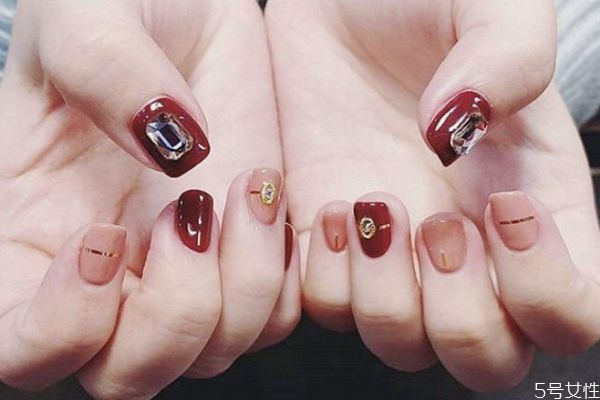 美甲死皮用什么去除 剪死皮和修形狀哪個先